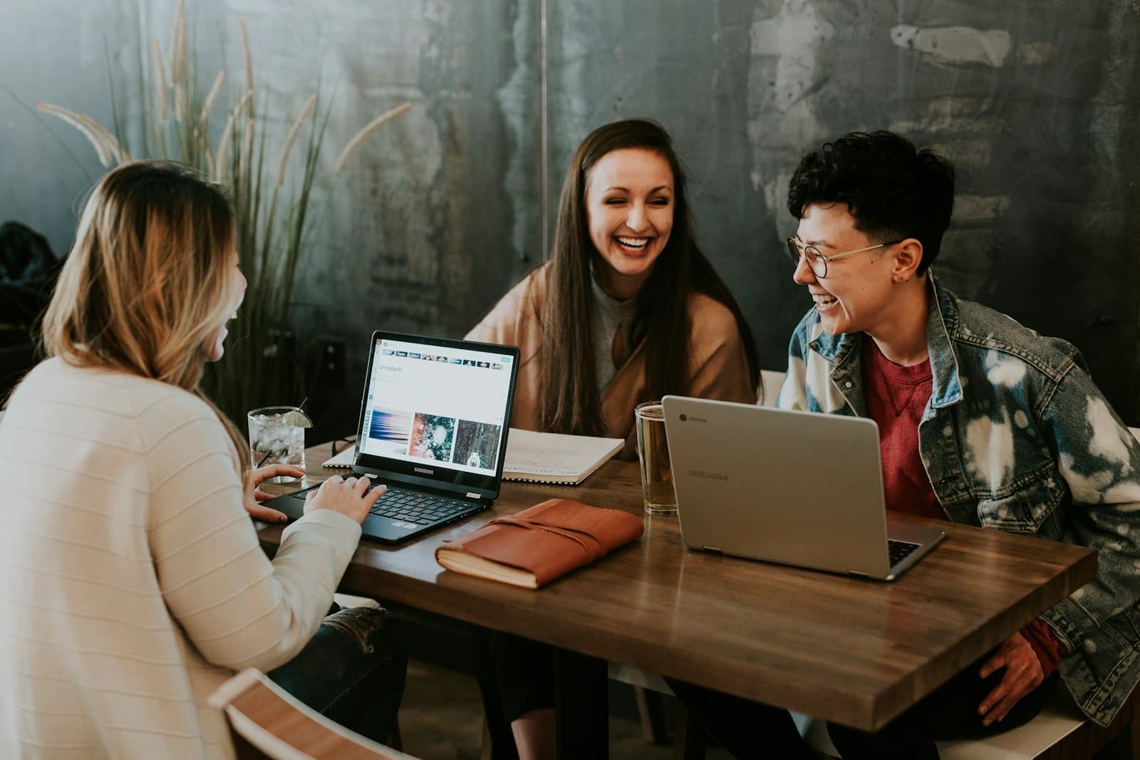 Travailleurs indépendants en collaboration